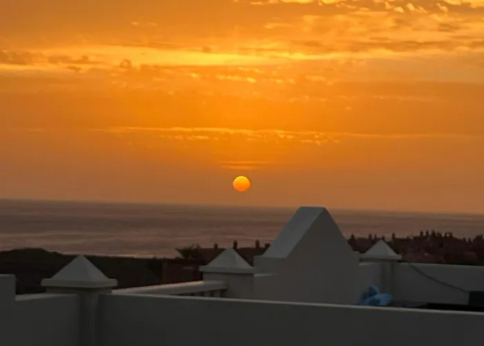 Sunset Rooftop Terrace Apartment *